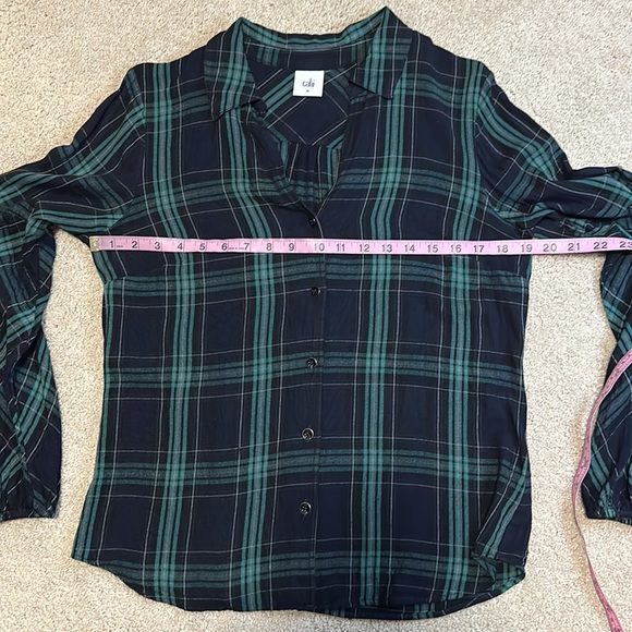 Cabi navy & green plaid long sleeve button up top M - Picture 9 of 10